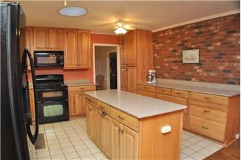  101 Finley Cove Road, Hendersonville, NC