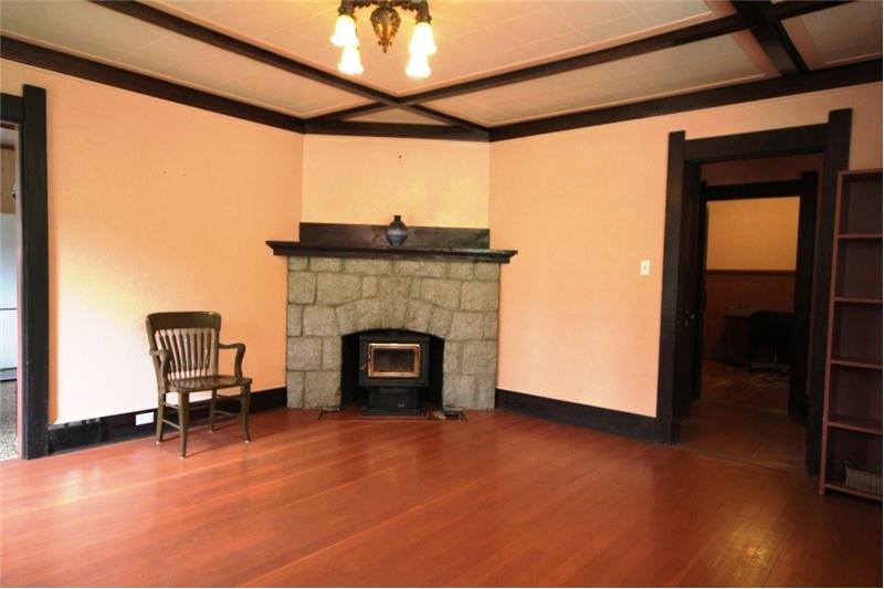 Living room 4436 Blenkinsop Rd Saanich BC