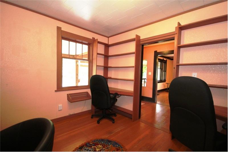 den/ 2nd bedroom 
