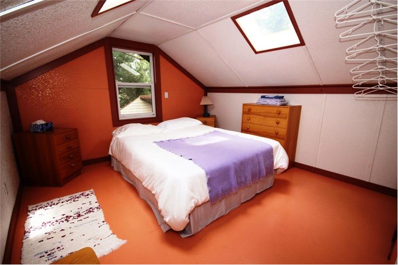 attic bedroom