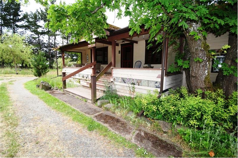 4436 Blenkinsop Rd Saanich BC