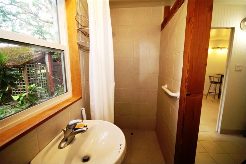bathroom annex 