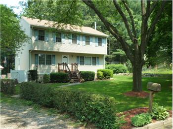  5 Sweetman Ln, West Milford, NJ