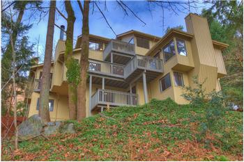  1421 212 Ave NE, Sammamish, WA