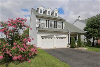  38 Champlain Way, Franklin Park, NJ