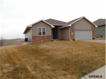  4616 Springview Drive, Papillion, NE