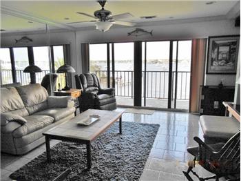 624  SW St. Lucie Crescent 303, Stuart, FL