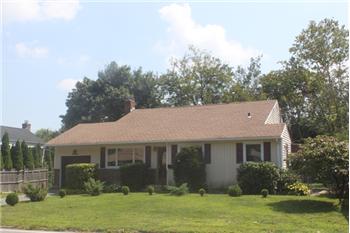 11 Wren Court, Northport, NY