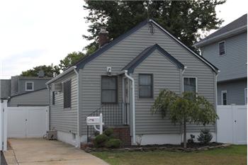  650 South 7th Street, Lindenhurst, NY