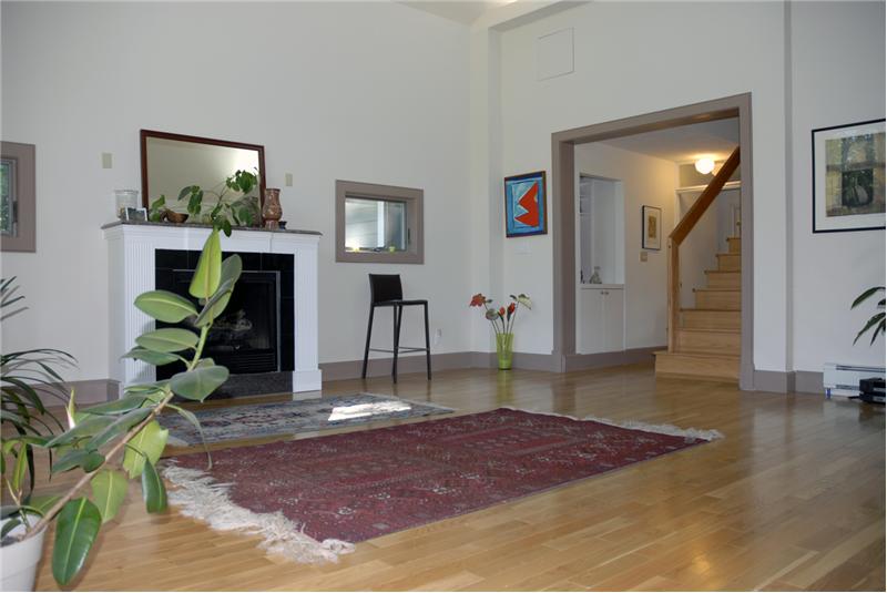 GALLERY ROOM