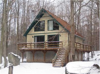  3744 Thornwood Ter Hideout, Lake Ariel, PA