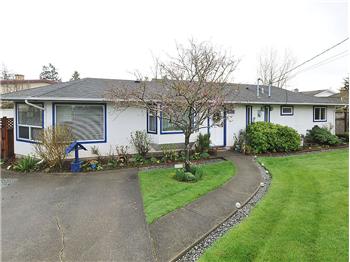  7997 Lochside, Victoria, BC